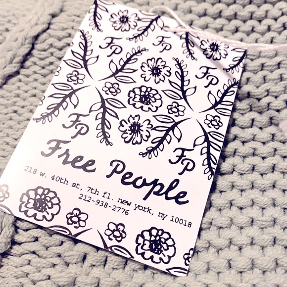 Sale 🎈NWT Free People Oversized Cable Knit Sweater size S - Picture 4 of 6